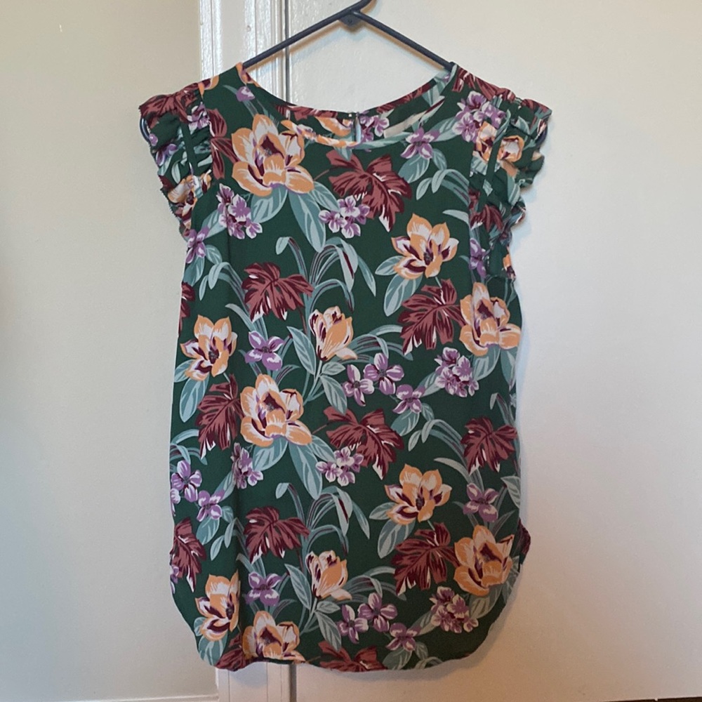 The Loft XS sleeveless blouse